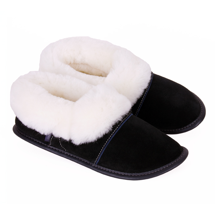 Garneau-sheepskin-slippers-550-black1.jpg
