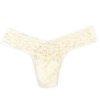 hanky-panky-4911-signature-lace-low-rise-thong-ivory hanky-panky-4911-signature-lace-low-rise-thong-ivory